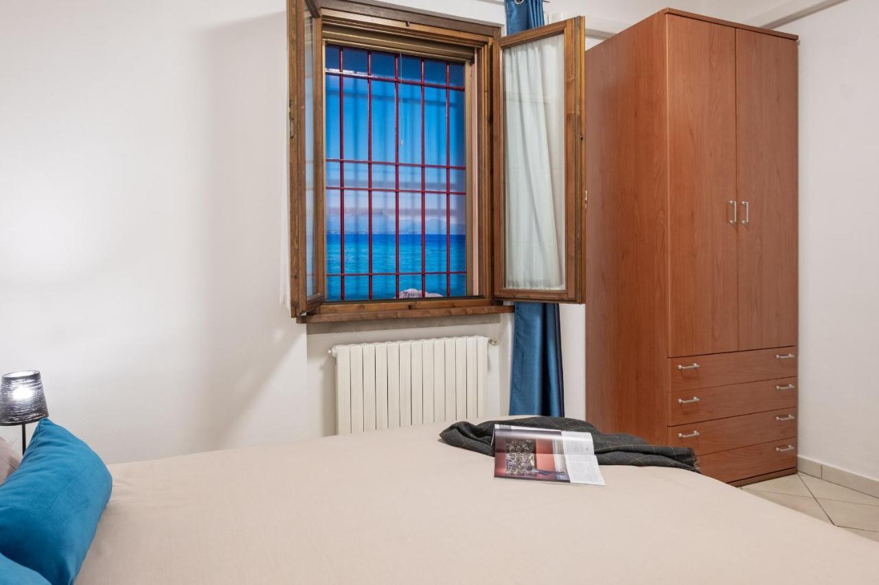 شقة Casa Dolce Casa Desenzano - 2 Passi Dal Lago ديسينسانو ديل غاردا المظهر الخارجي الصورة